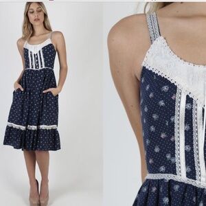 Vintage 70s Gunne Sax Dress Navy Blue dusty floral lace  Size 3 0, 00 cotton